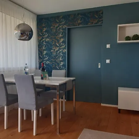 Attraktives In Der 3 Etage Mit Toller Aussicht Und Indoorpool * Oberteuringen